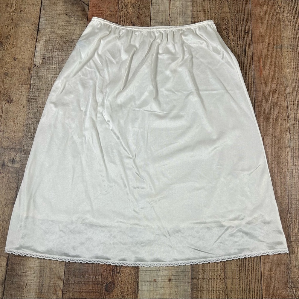 Vintage 70s Ivory Half Slip Medium Classic Lingerie Union USA Lace Hem Nylon
